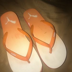 PUMA flip flops